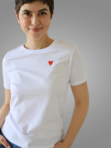 Kultgut Shirt 'Little red heart' in Weiß