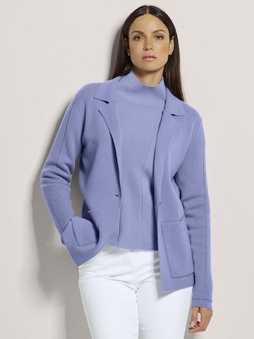 MADELEINE Gebreid vest in Blauw: voorkant