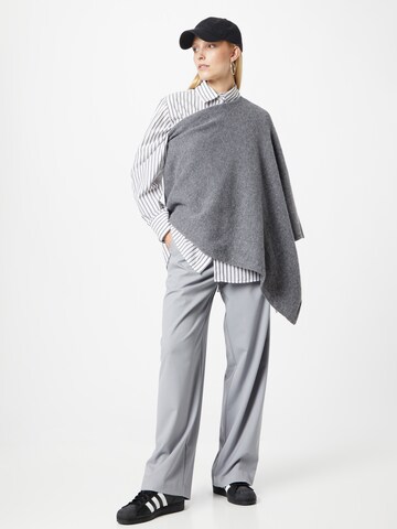 Cape UNITED COLORS OF BENETTON en gris