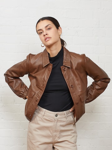 Aligne Between-Season Jacket 'Campbell' in Brown: front