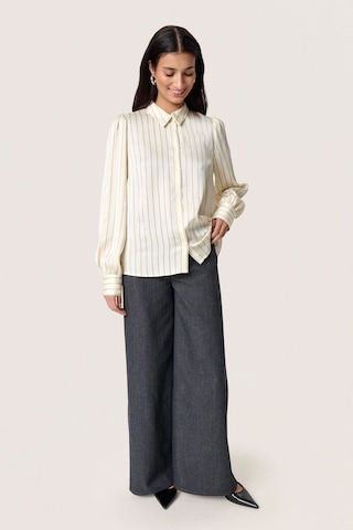 Chemisier 'SLIoana Paris' SOAKED IN LUXURY en beige