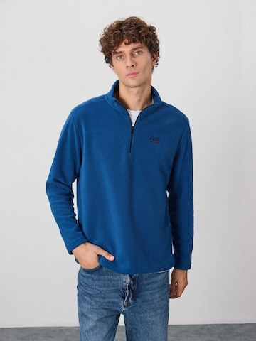 Tommy Life Sweater in Blue: front