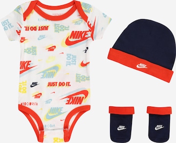 Nike Sportswear - Conjunto 'ACTIVE JOY' en blanco: frente