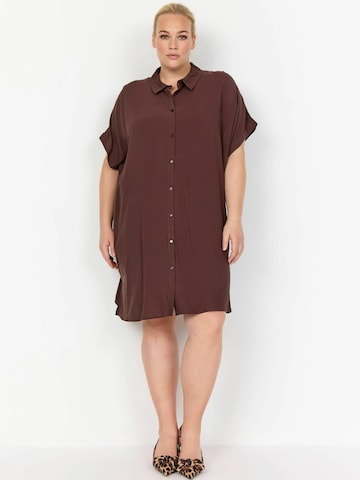 Robe-chemise 'Sia' Wasabi Concept en marron