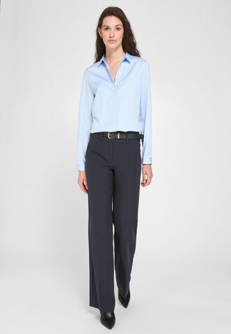 Fadenmeister Berlin Wide leg Pleated Pants in Blue