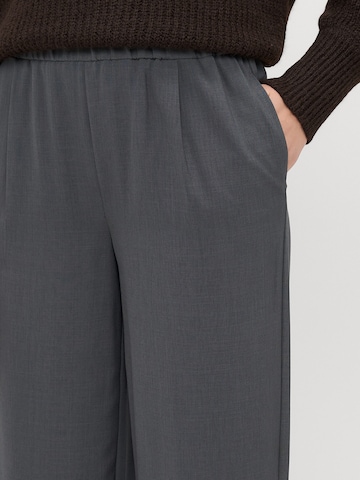 Only Tall Wide leg Veckad byxa 'ONLSVEA' i grå