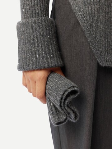 GOBI Cashmere Tröja 'Cashmere Sweater with Detachable Collar' i grå