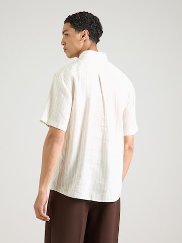 Coupe regular Chemise FYNCH-HATTON en beige
