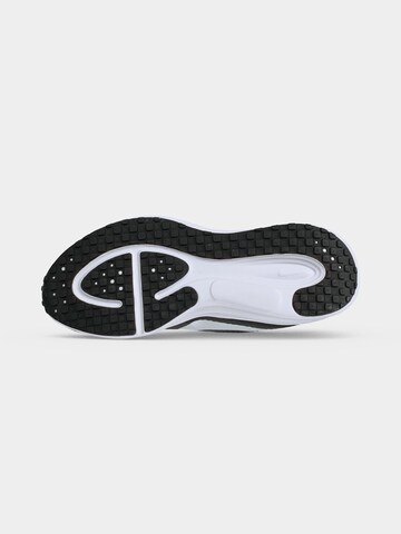 Scarpa da corsa 'Revolution 8' di NIKE in nero