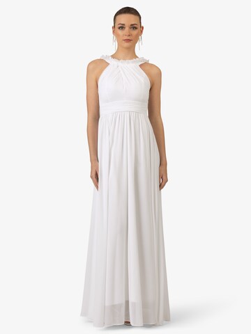 Rochie de seară de la Kraimod pe alb: față