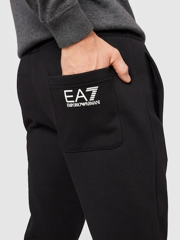 EA7 Emporio Armani Tapered Sportbroek in Zwart