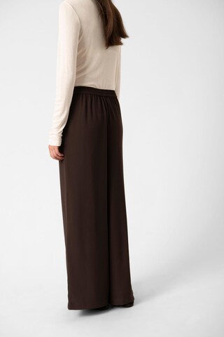 SOAKED IN LUXURY Wide Leg Hose 'Shirley' in Braun