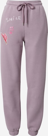 ABOUT YOU x Antonia Tapered Trousers 'Josina' in Purple: front