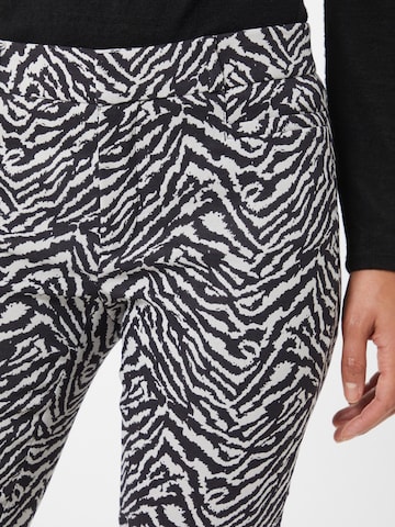 regular Pantaloni di Banana Republic in nero