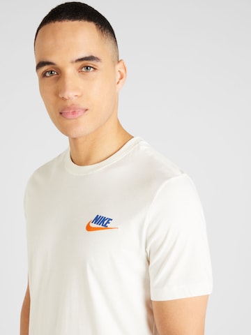 T-Shirt 'CLUB+' Nike Sportswear en beige