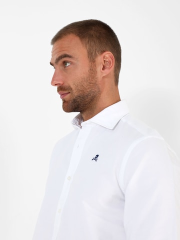 Coupe regular Chemise Scalpers en blanc