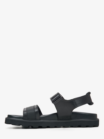 Estro - Sandalias '908-1' en negro