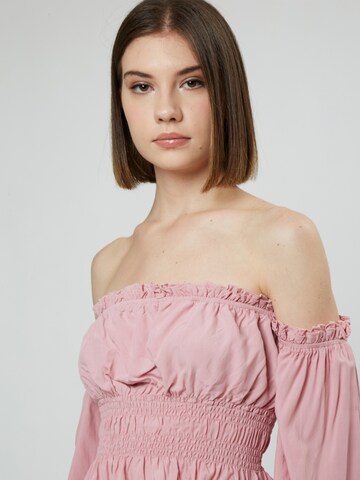 Influencer - Blusa en rosa