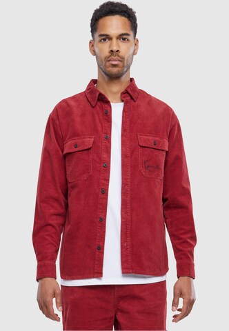 Karl Kani Regular fit Button Up Shirt in Red: front