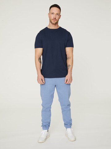 DAN FOX APPAREL Klasický střih Tričko 'Piet' – modrá