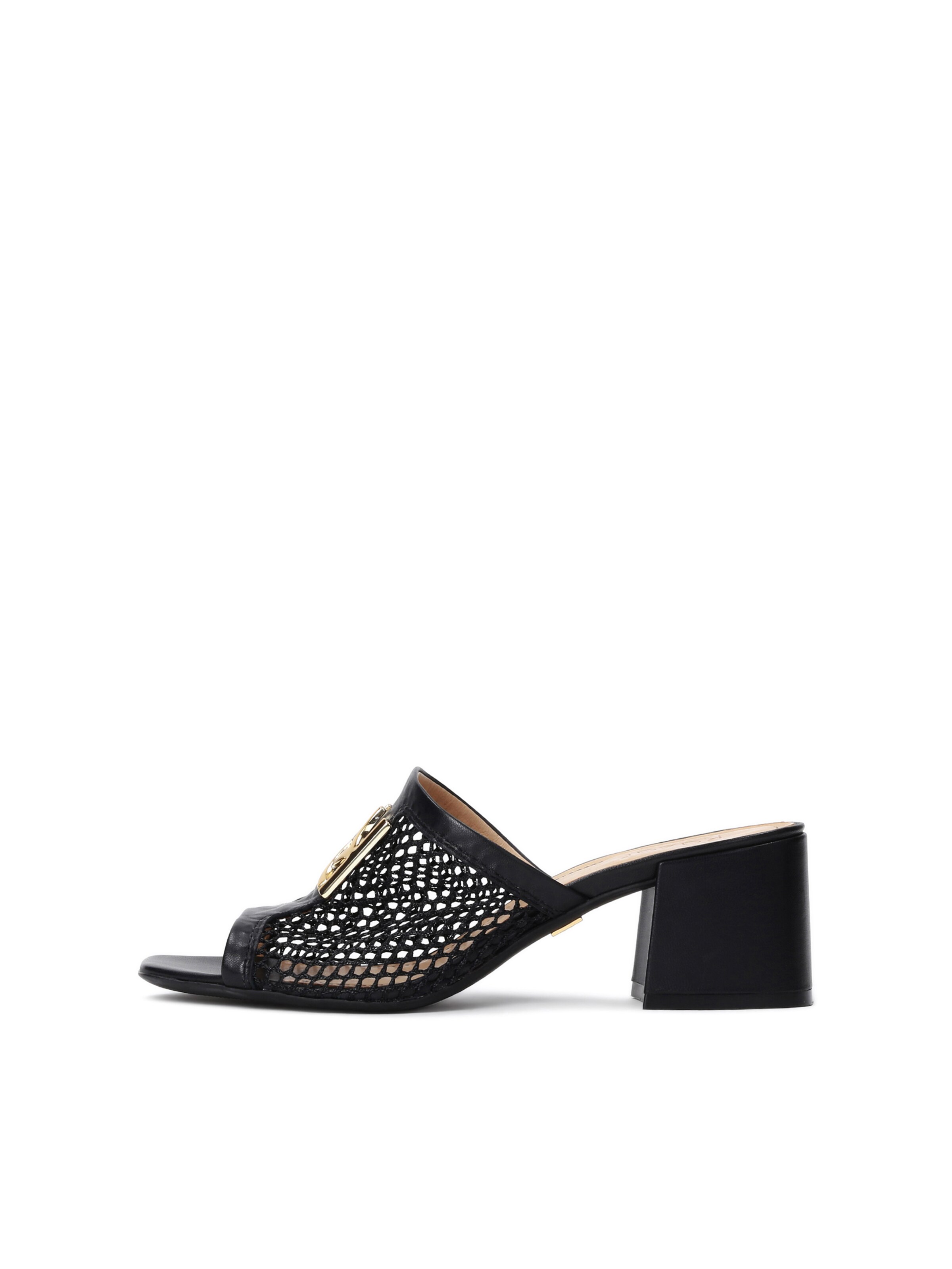 Kazar Μιούλ σε μαύρο: μπροστά