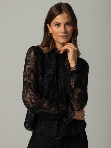 MORE & MORE Bluse in Schwarz: Vorderseite