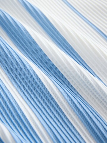 T-Shirt Next en bleu