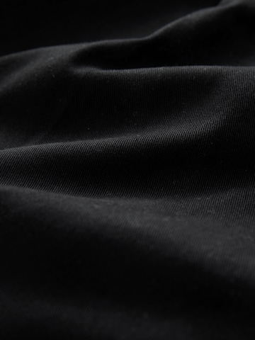 Next Tapered Hose in Schwarz