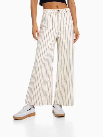 Wide Leg Pantalon Bershka en beige : devant