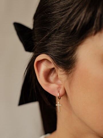 Orecchini 'Kreuz' di Hey Happiness in oro: frontale