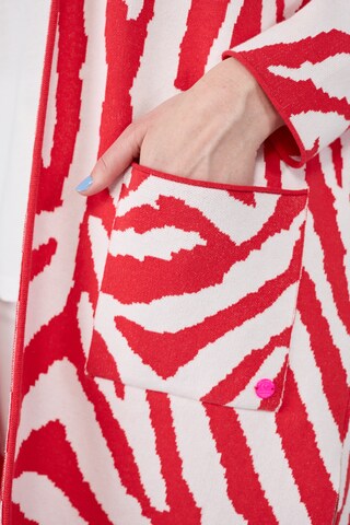 Geacă tricotată 'Arvina' de la LIEBLINGSSTÜCK pe roșu
