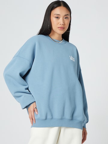 ABOUT YOU x Dardan Sweatshirt 'Jake' in Blue: front