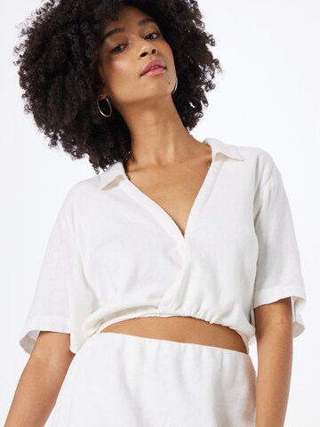 Robe Abercrombie & Fitch en blanc