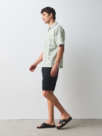 Tricou de la Next pe verde