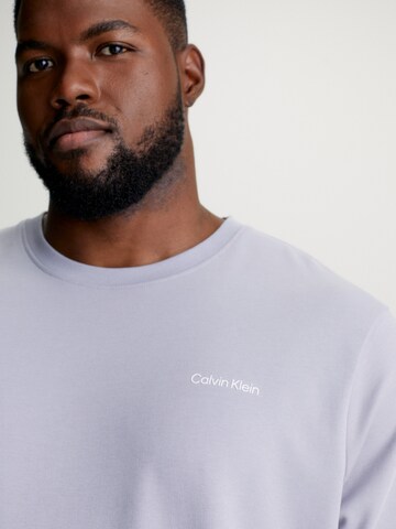 Calvin Klein Big & Tall قميص بلون رمادي