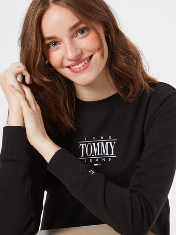 Tommy Jeans Sweatshirt 'Essential' in Schwarz