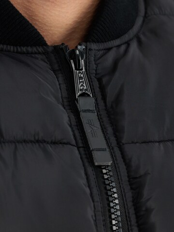 ALPHA INDUSTRIES Tussenjas 'MA-1' in Zwart