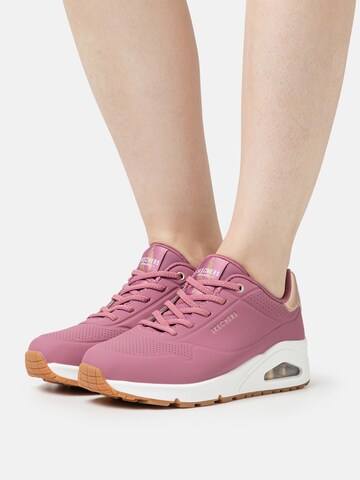 Baskets basses 'Uno' SKECHERS en violet