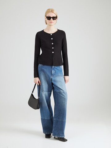 ONLY Neuletakki värissä musta