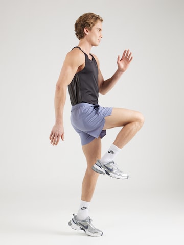 NIKE Regular Sportbroek in Blauw