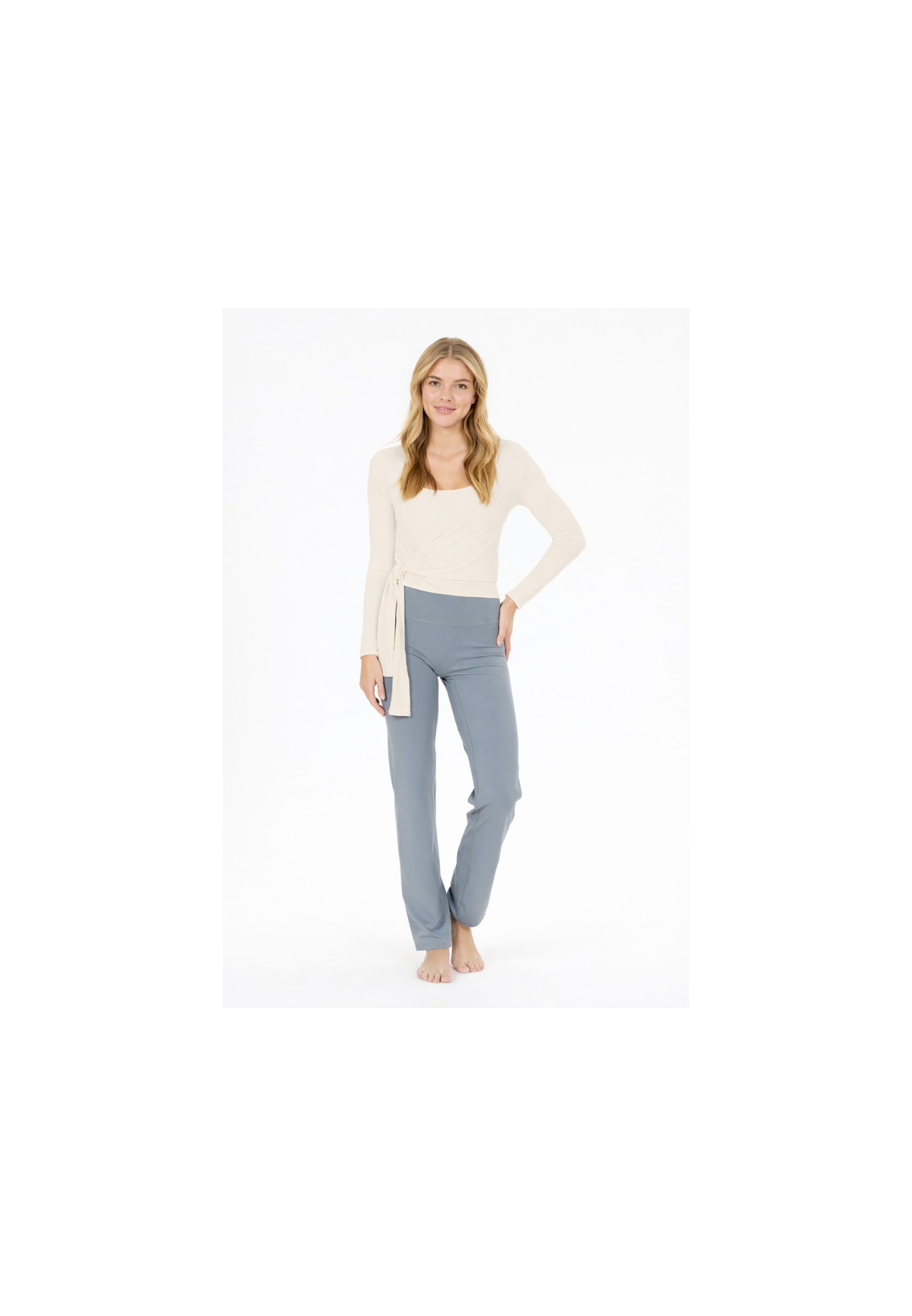 Athlecia Longsleeve 'Walyn' in Beige