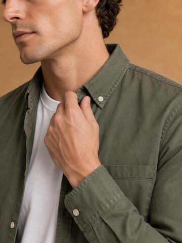 KING Essentials Regular fit Button Up Shirt 'The Tommy' in Green