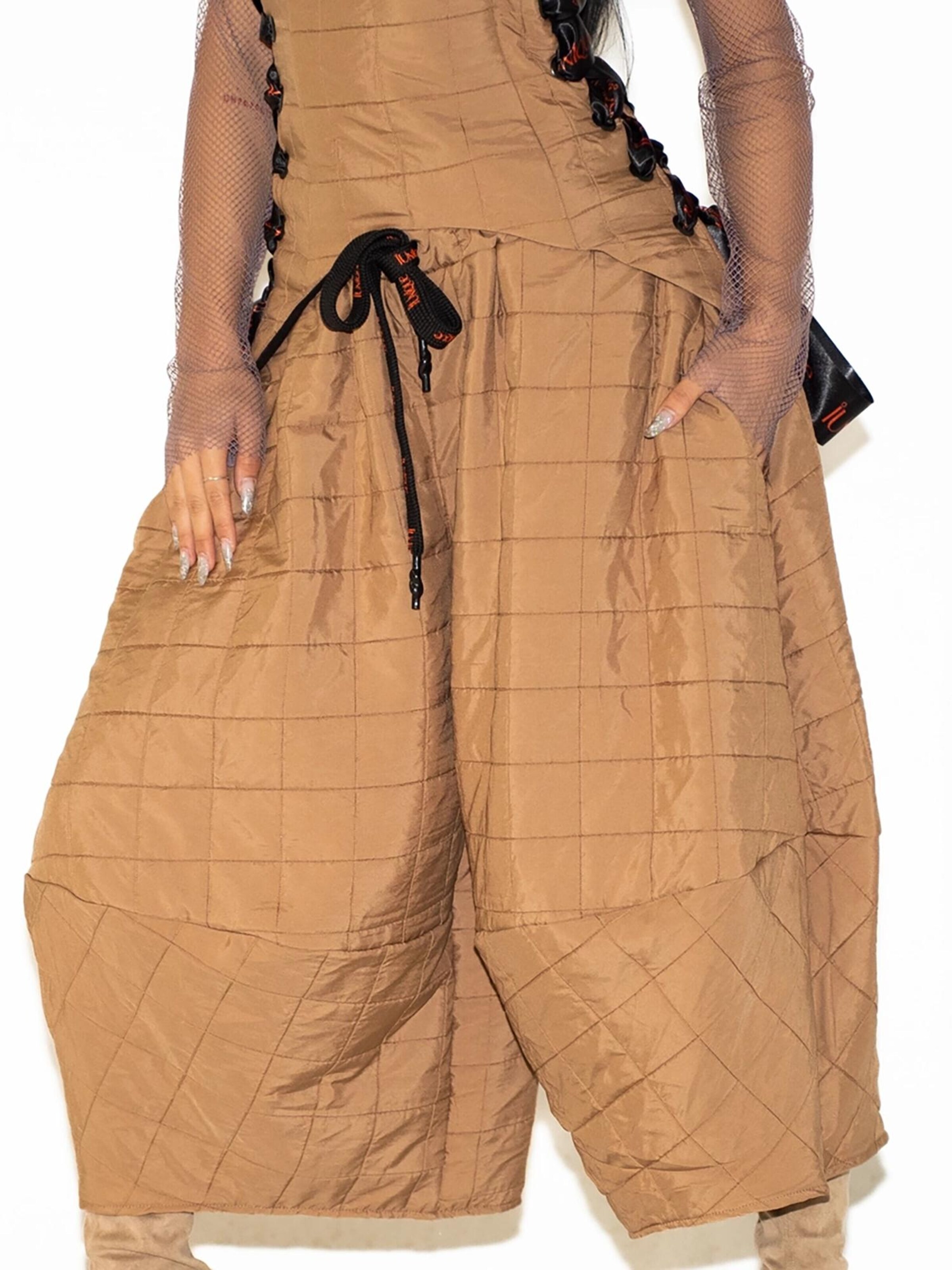 Wide leg Pantaloni 'Ballonique' di IUnique in beige: frontale