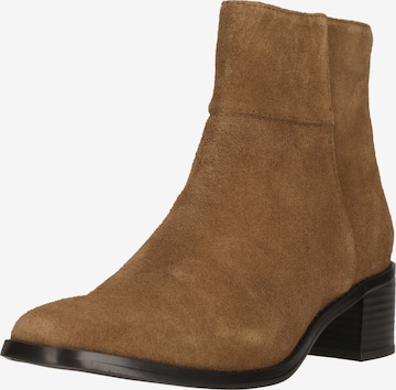 CLARKS Stieflette 'Wrenn Top' in Braun: Vorderseite
