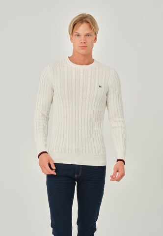 Basics and More Sweater in White: front
