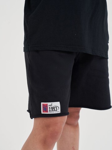 AND1 Regular Pants in Black