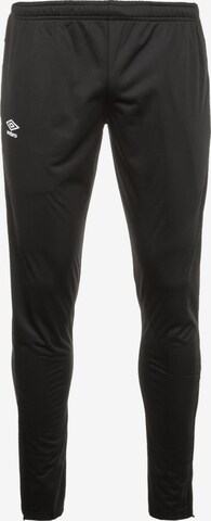 Slimfit Pantaloni sportivi 'Club Essential' di UMBRO in nero: frontale