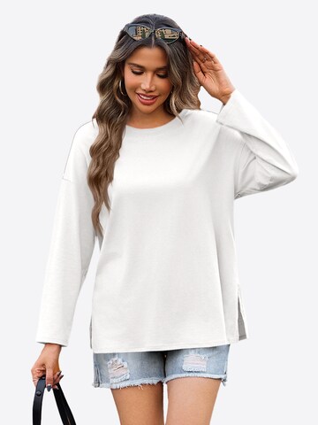 Tricou de la Imily Bela pe alb