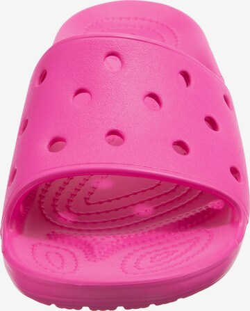 Crocs صندل بلون زهري