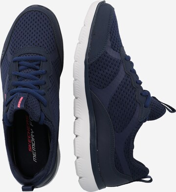 SKECHERS Sneaker in Blau